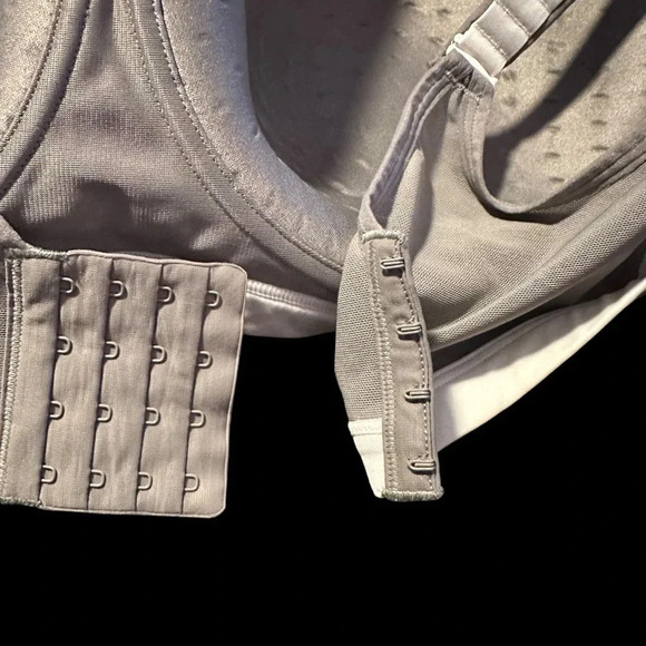 Livi Lane Bryant 48DDD Adjustable Sports Bra – White & Gray - Picture 7 of 7